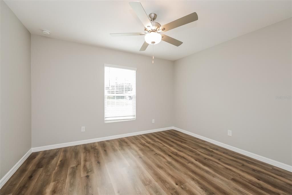 For Sale: $350,000 (4 beds, 2 baths, 1833 Square Feet)