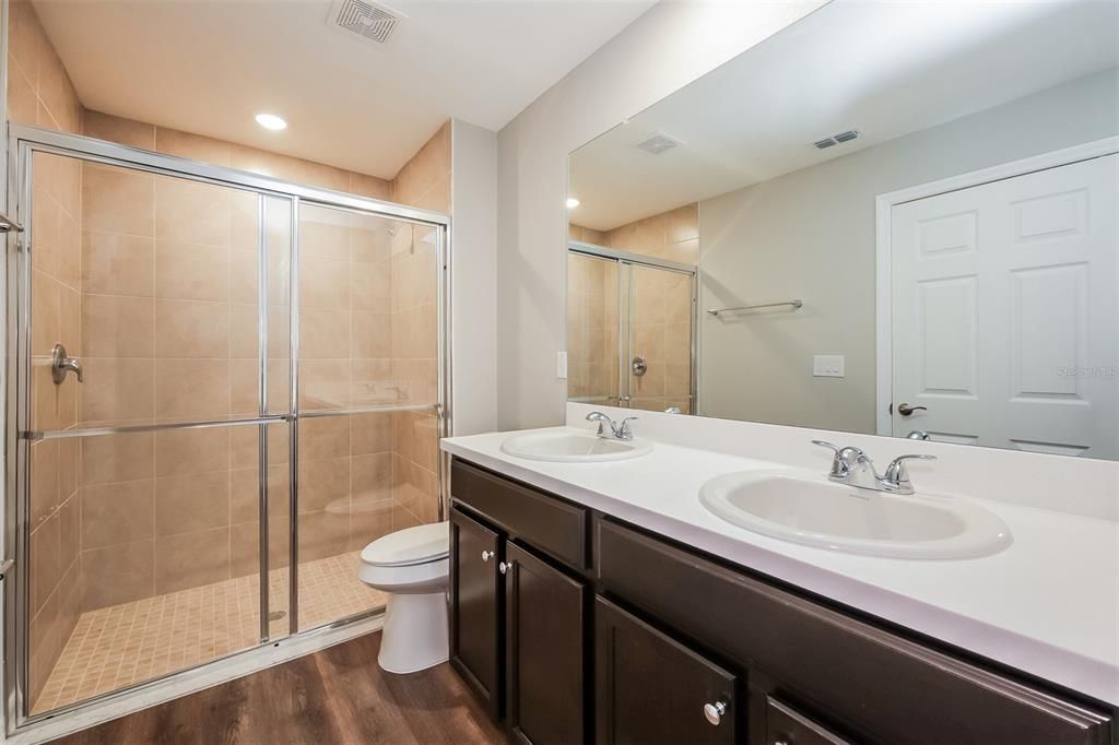 For Sale: $350,000 (4 beds, 2 baths, 1833 Square Feet)
