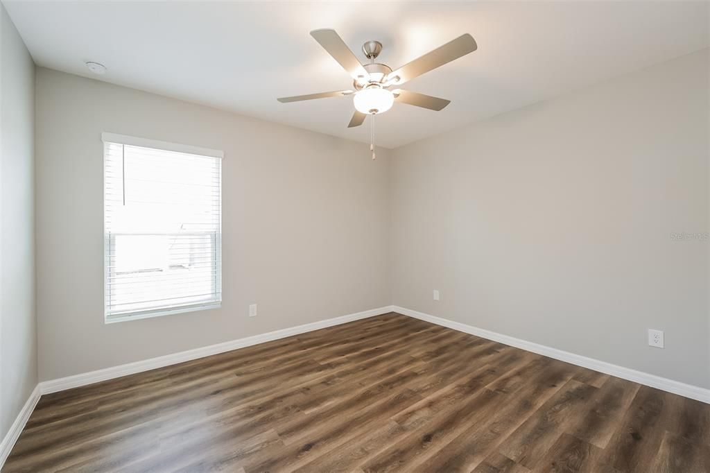 For Sale: $350,000 (4 beds, 2 baths, 1833 Square Feet)