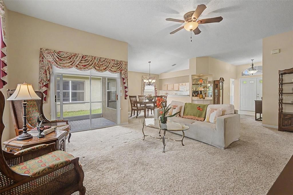 Active With Contract: $315,000 (3 beds, 2 baths, 1705 Square Feet)