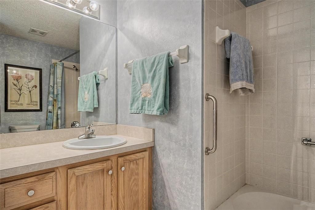 Active With Contract: $315,000 (3 beds, 2 baths, 1705 Square Feet)