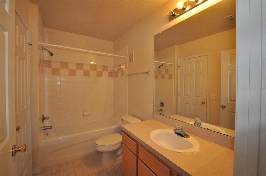 For Rent: $1,500 (1 beds, 1 baths, 856 Square Feet)