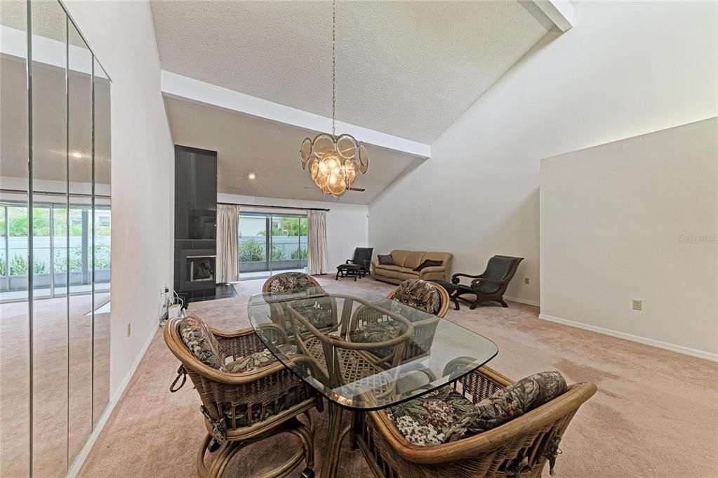 En Venta: $449,000 (3 camas, 2 baños, 1802 Pies cuadrados)