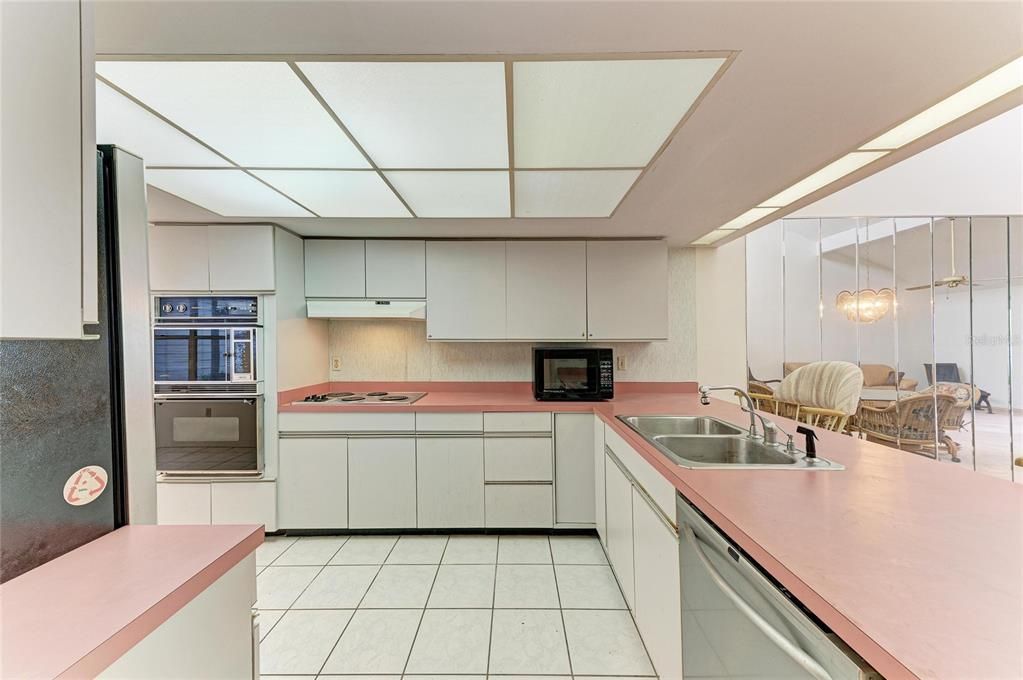 En Venta: $449,000 (3 camas, 2 baños, 1802 Pies cuadrados)
