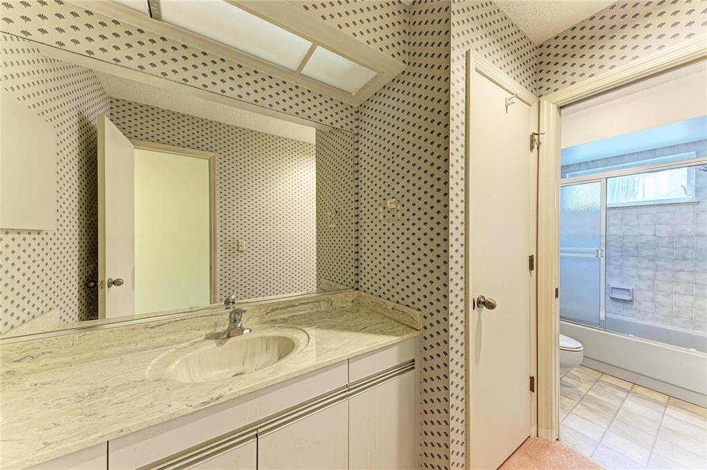 En Venta: $449,000 (3 camas, 2 baños, 1802 Pies cuadrados)