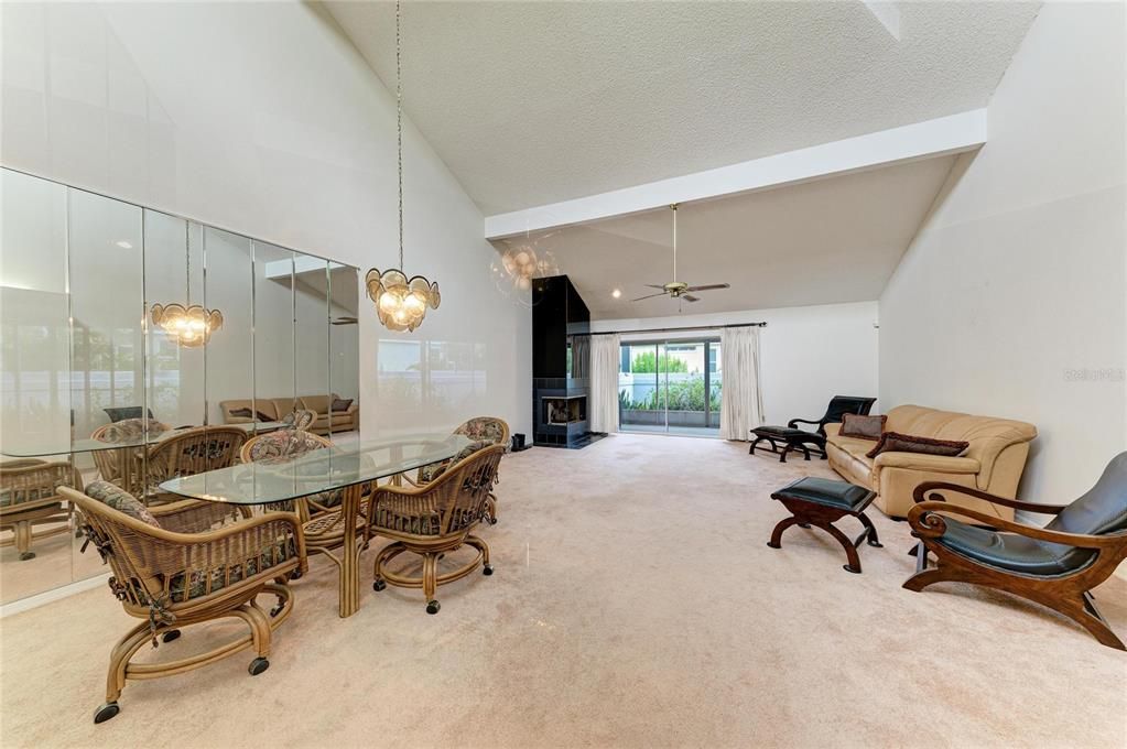 En Venta: $449,000 (3 camas, 2 baños, 1802 Pies cuadrados)