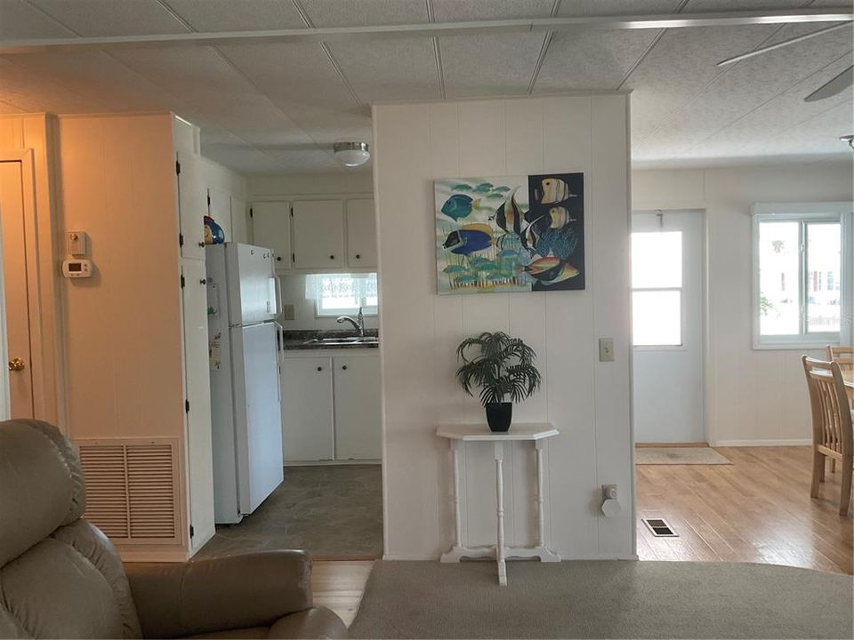 For Sale: $136,000 (2 beds, 2 baths, 960 Square Feet)