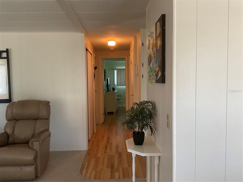 For Sale: $136,000 (2 beds, 2 baths, 960 Square Feet)