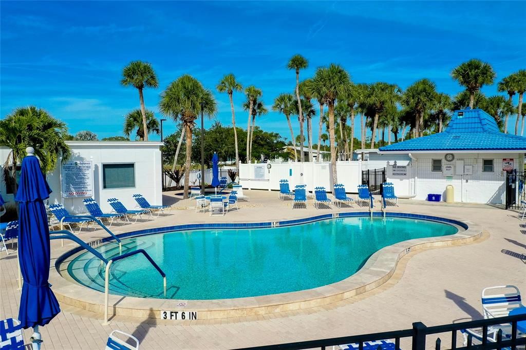 For Sale: $136,000 (2 beds, 2 baths, 960 Square Feet)