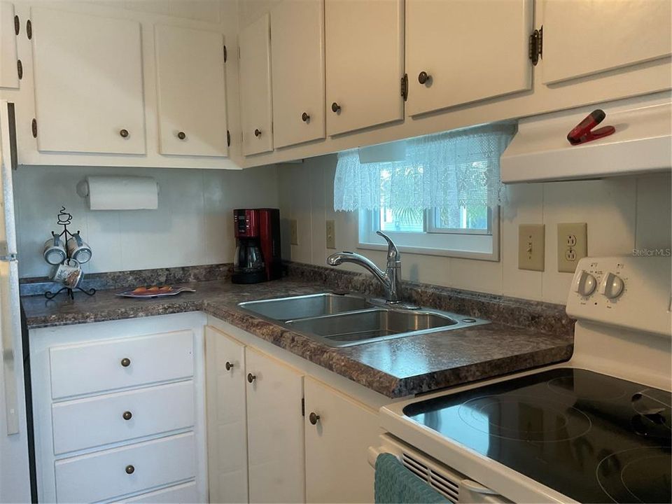 For Sale: $136,000 (2 beds, 2 baths, 960 Square Feet)