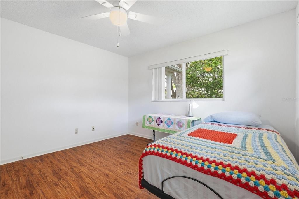 For Sale: $154,999 (2 beds, 2 baths, 1215 Square Feet)