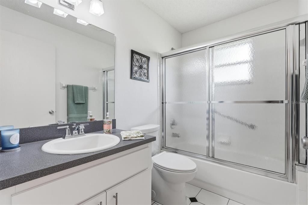 For Sale: $154,999 (2 beds, 2 baths, 1215 Square Feet)