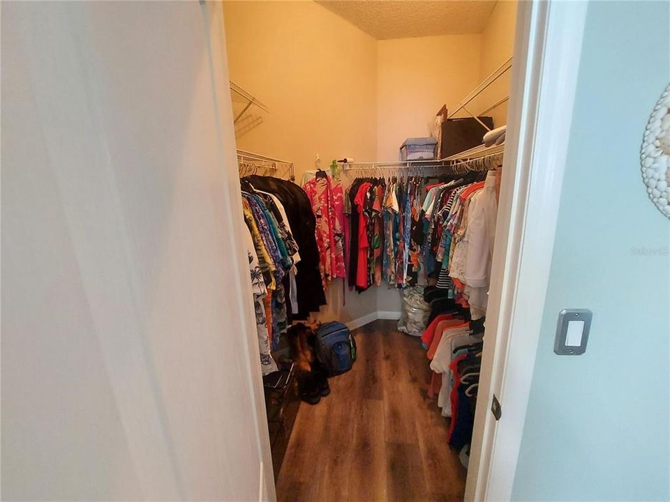 En Venta: $309,000 (3 camas, 2 baños, 1903 Pies cuadrados)