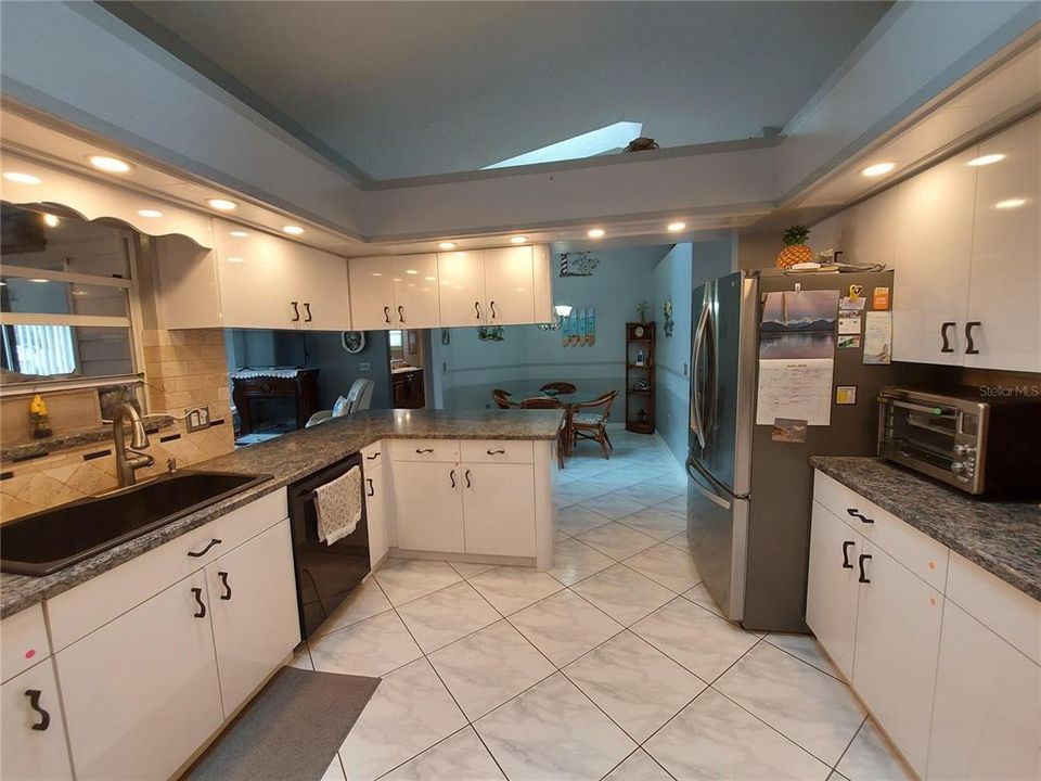 En Venta: $309,000 (3 camas, 2 baños, 1903 Pies cuadrados)