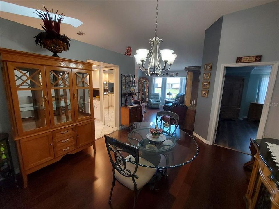 En Venta: $309,000 (3 camas, 2 baños, 1903 Pies cuadrados)