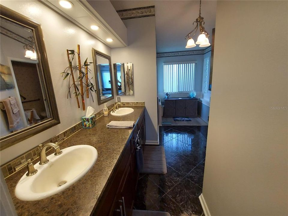 En Venta: $309,000 (3 camas, 2 baños, 1903 Pies cuadrados)