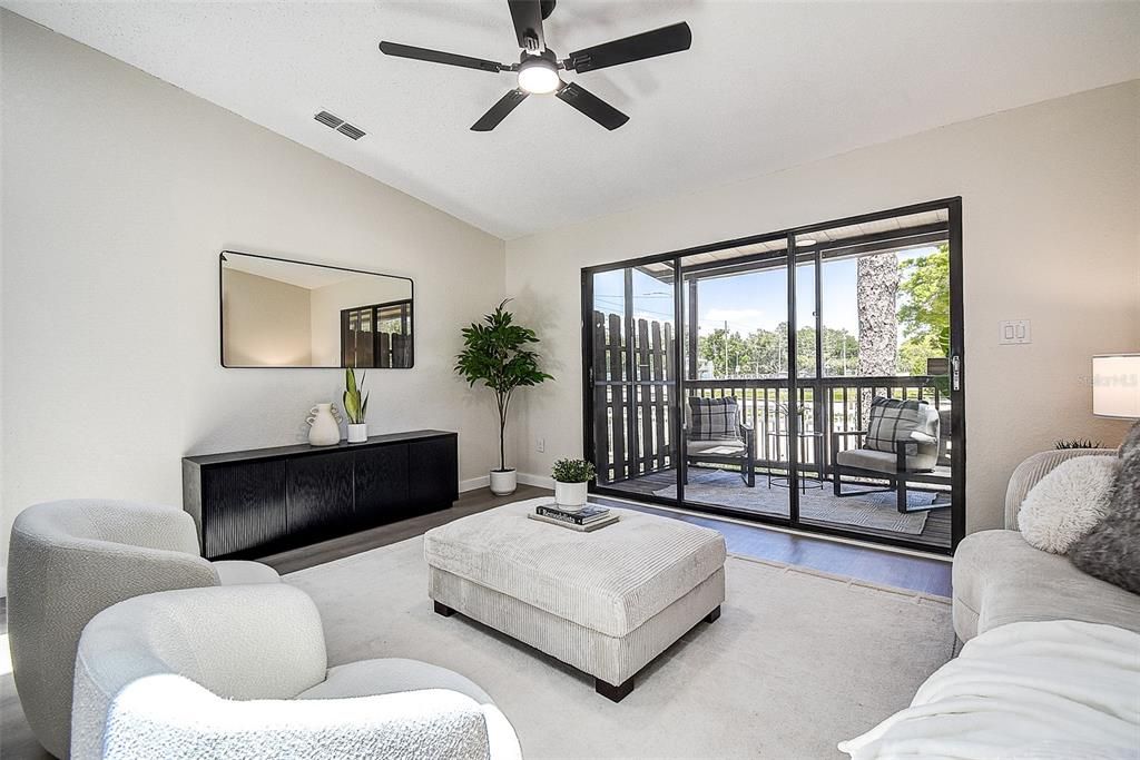 For Sale: $239,000 (2 beds, 1 baths, 1190 Square Feet)