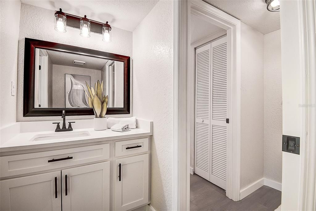 For Sale: $239,000 (2 beds, 1 baths, 1190 Square Feet)