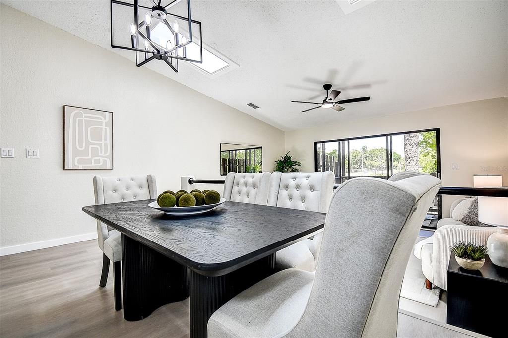 For Sale: $239,000 (2 beds, 1 baths, 1190 Square Feet)