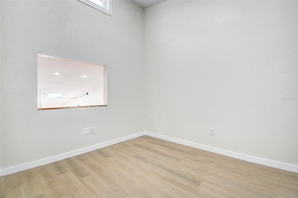 For Sale: $239,000 (2 beds, 1 baths, 1190 Square Feet)