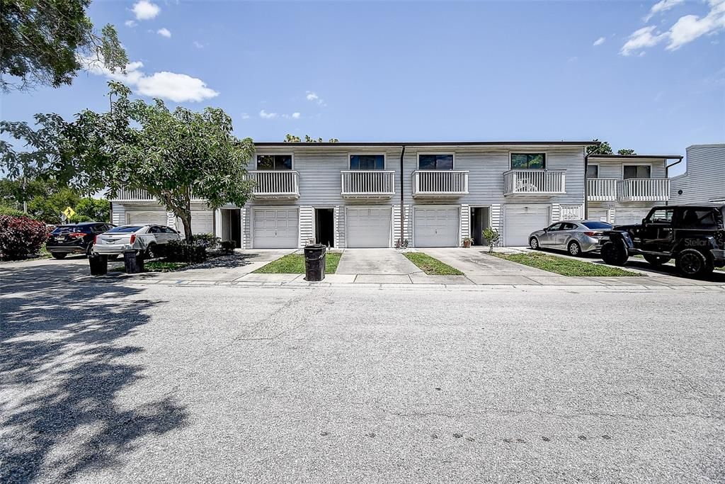 For Sale: $239,000 (2 beds, 1 baths, 1190 Square Feet)