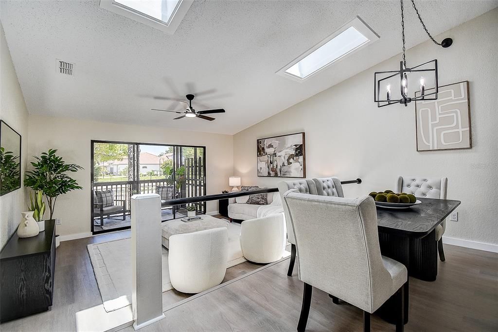 For Sale: $239,000 (2 beds, 1 baths, 1190 Square Feet)