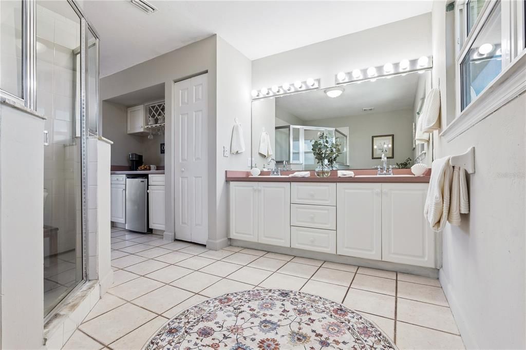 For Sale: $1,248,000 (3 beds, 2 baths, 1740 Square Feet)