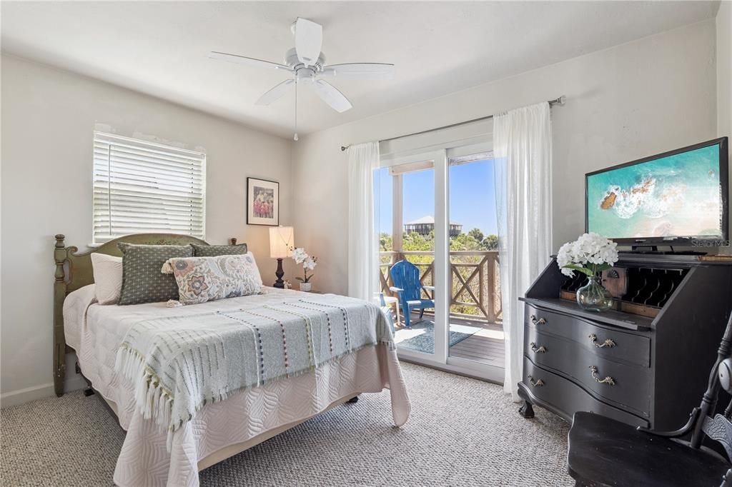 For Sale: $1,248,000 (3 beds, 2 baths, 1740 Square Feet)