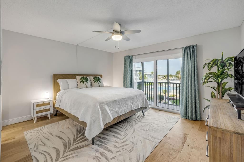 For Sale: $429,900 (2 beds, 2 baths, 1134 Square Feet)