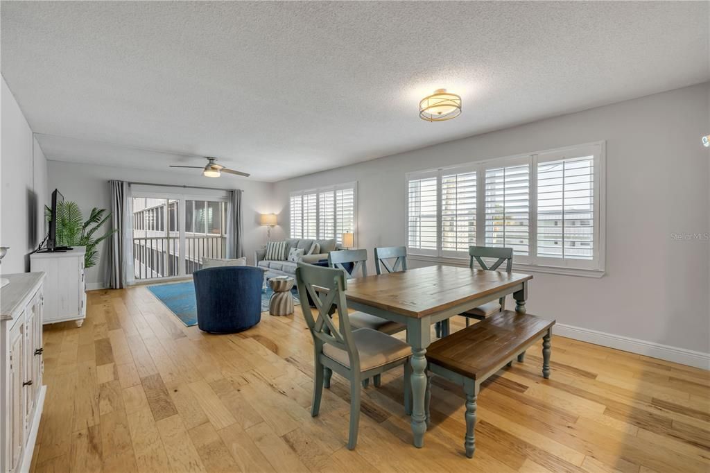 For Sale: $429,900 (2 beds, 2 baths, 1134 Square Feet)