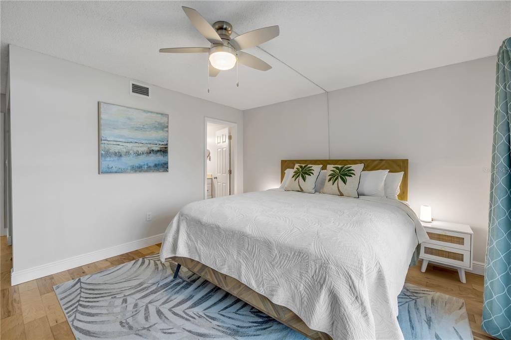 For Sale: $429,900 (2 beds, 2 baths, 1134 Square Feet)