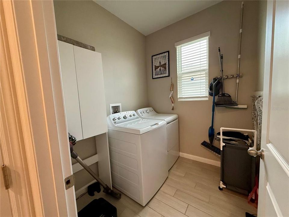 For Rent: $2,495 (3 beds, 2 baths, 1725 Square Feet)