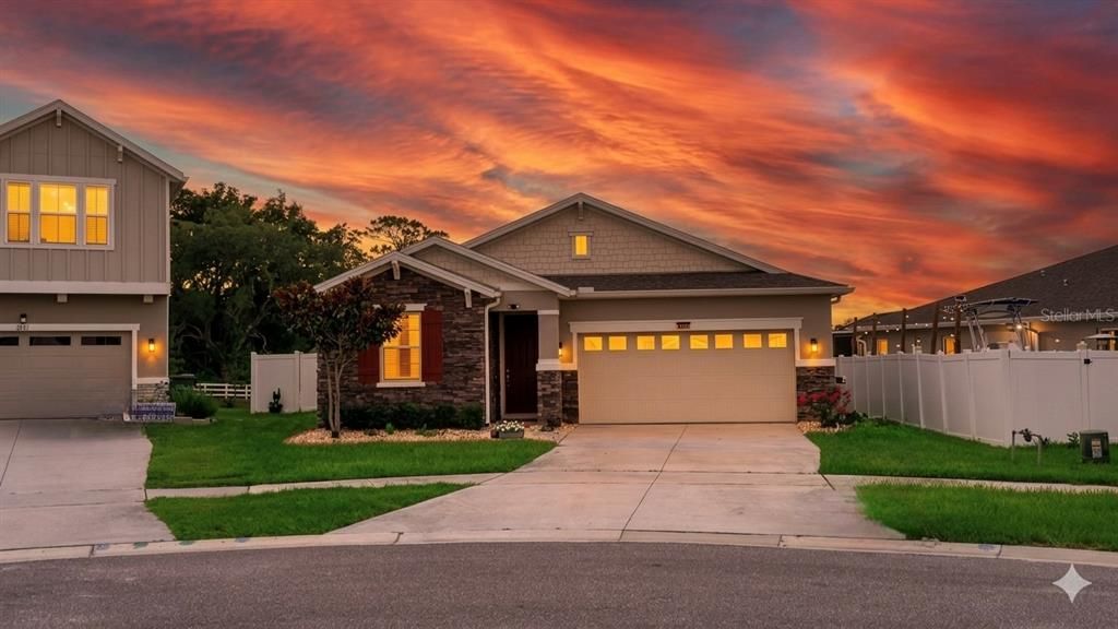 For Rent: $2,495 (3 beds, 2 baths, 1725 Square Feet)