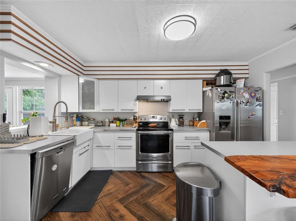 For Sale: $499,900 (3 beds, 2 baths, 1383 Square Feet)