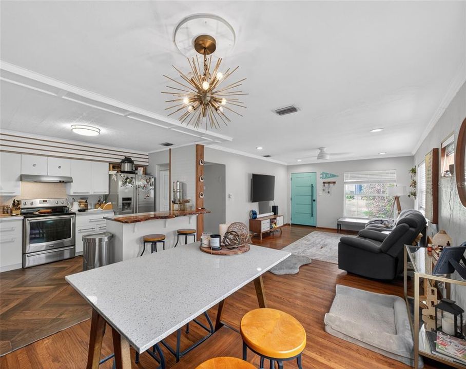 For Sale: $499,900 (3 beds, 2 baths, 1383 Square Feet)