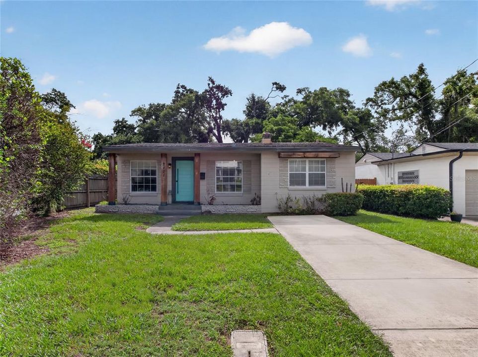 For Sale: $499,900 (3 beds, 2 baths, 1383 Square Feet)