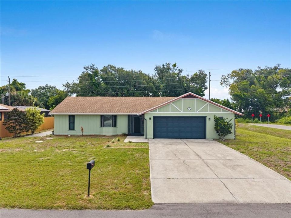 For Sale: $515,000 (4 beds, 2 baths, 2062 Square Feet)