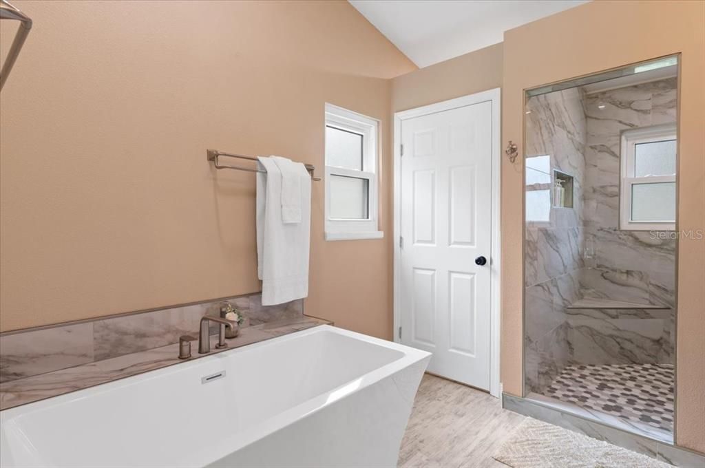 For Sale: $515,000 (4 beds, 2 baths, 2062 Square Feet)