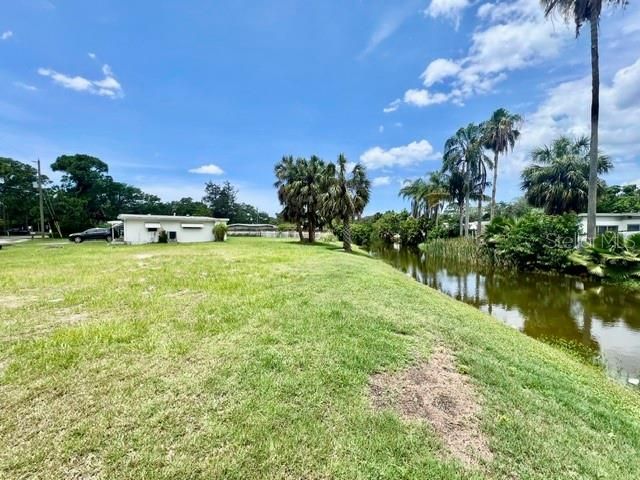 На продажу: $80,000 (0.18 acres)