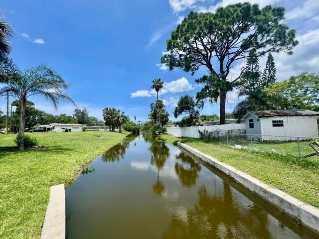 На продажу: $80,000 (0.18 acres)