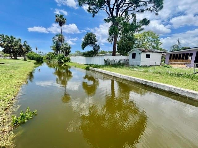 На продажу: $80,000 (0.18 acres)