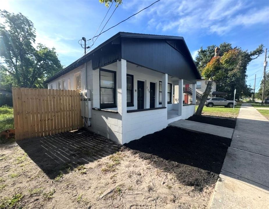 На продажу: $359,990 (2 спален, 2 ванн, 800 Квадратных фут)