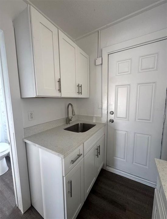 На продажу: $359,990 (2 спален, 2 ванн, 800 Квадратных фут)