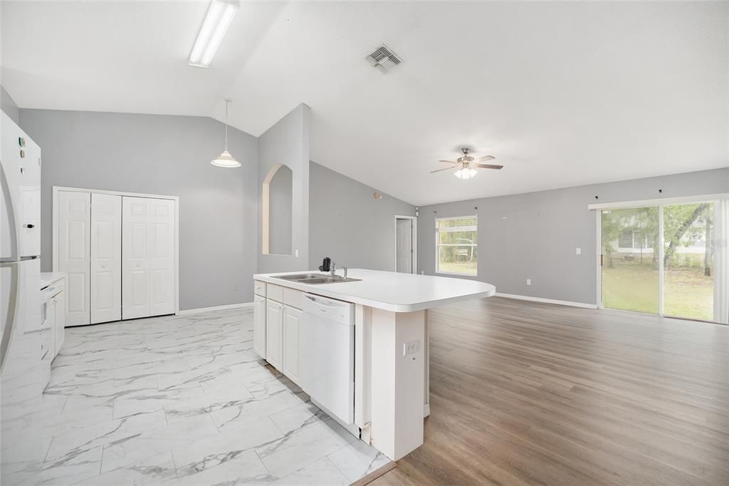 For Sale: $290,000 (3 beds, 2 baths, 2020 Square Feet)