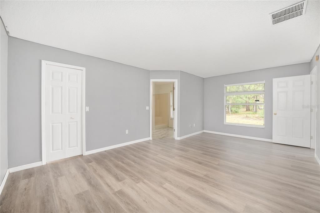 For Sale: $290,000 (3 beds, 2 baths, 2020 Square Feet)