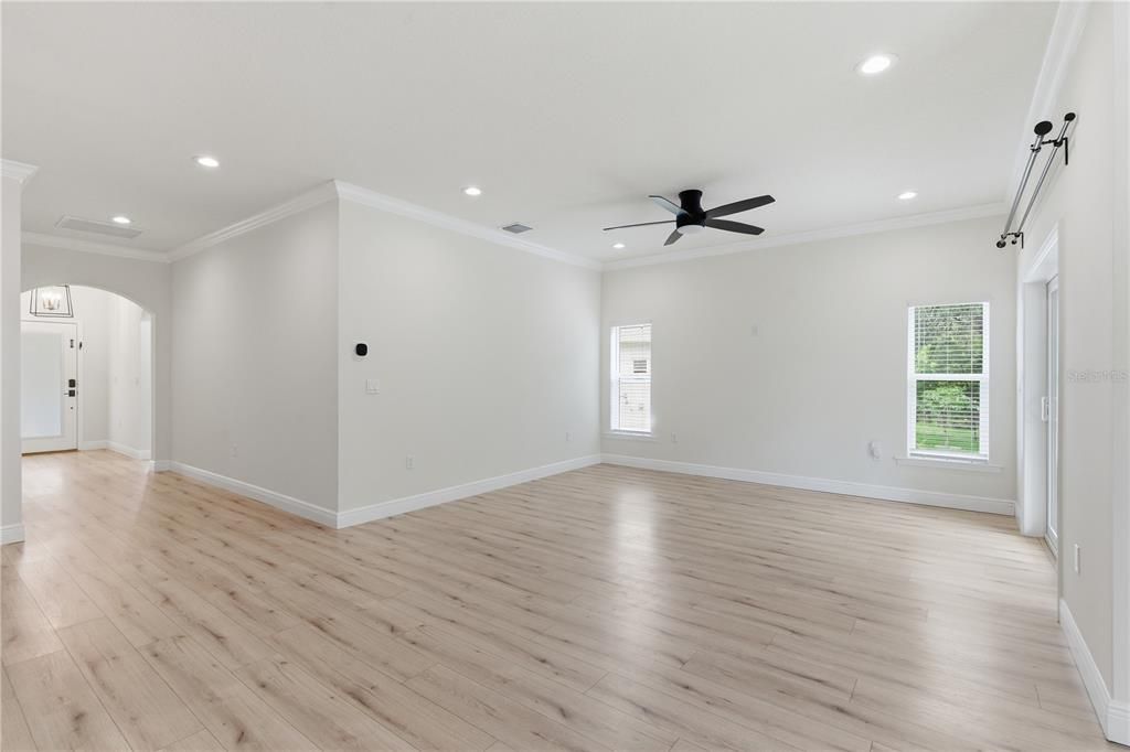 For Rent: $2,600 (3 beds, 2 baths, 1614 Square Feet)