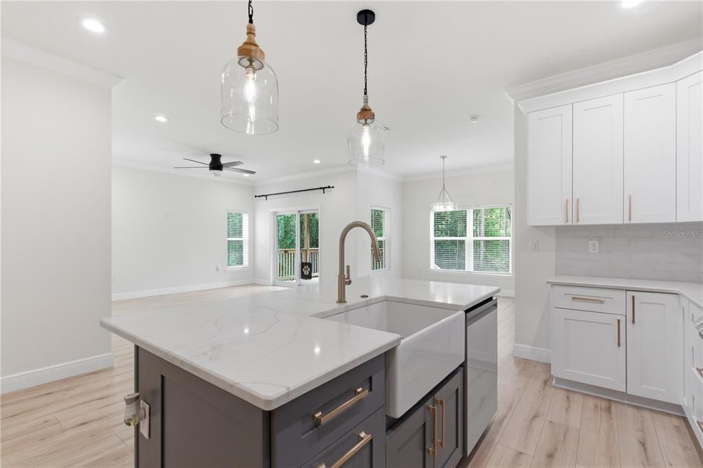 For Rent: $2,600 (3 beds, 2 baths, 1614 Square Feet)