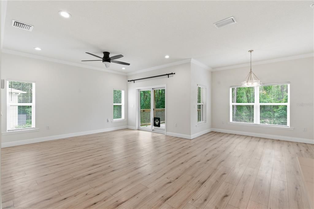 For Rent: $2,600 (3 beds, 2 baths, 1614 Square Feet)