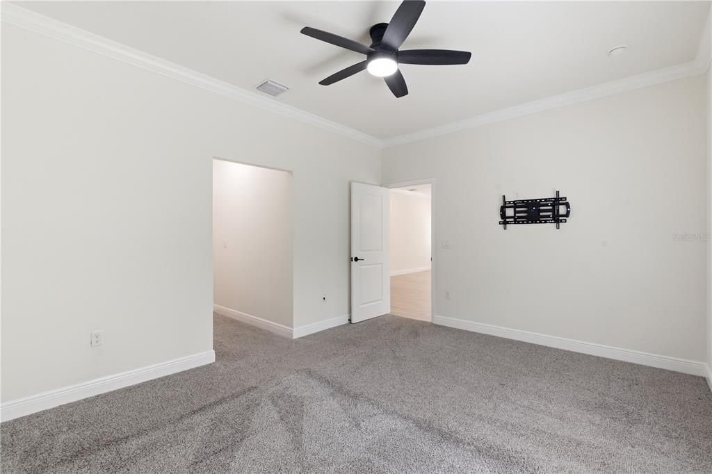 For Rent: $2,600 (3 beds, 2 baths, 1614 Square Feet)