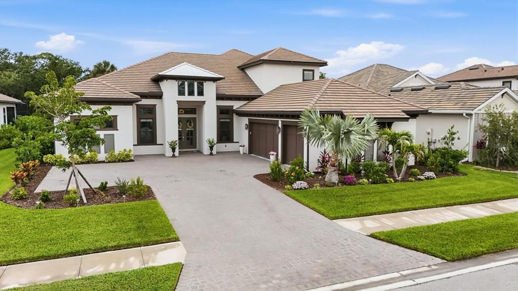 For Sale: $1,990,000 (4 beds, 4 baths, 4898 Square Feet)